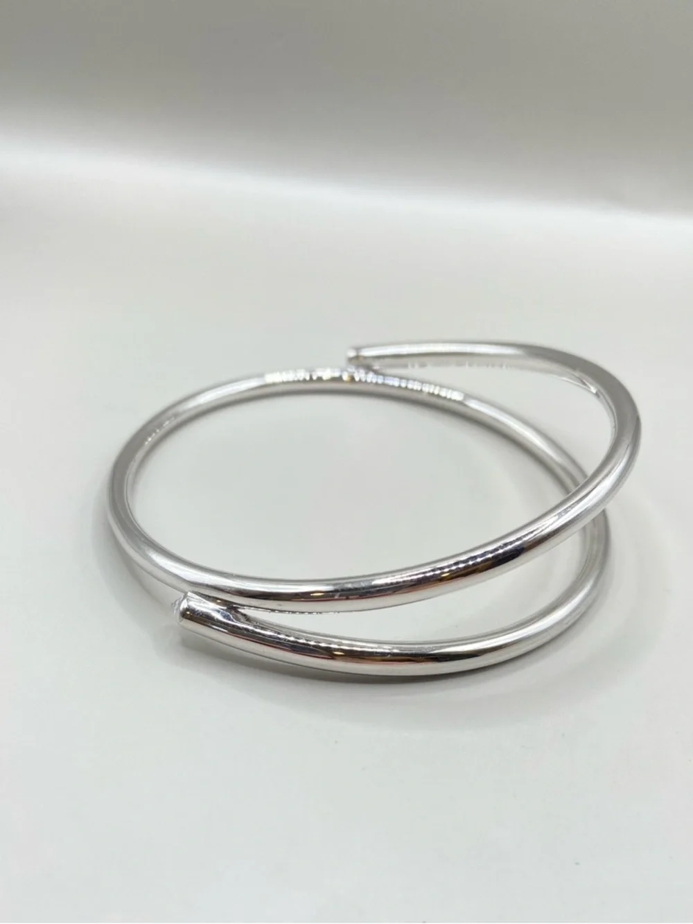 Kendra Scott Myles Bangle Bracelet - Picture 3 of 6